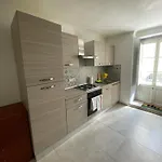 Casa Con Corte 아파트