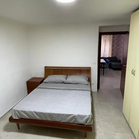 Casa Con Corte דירה